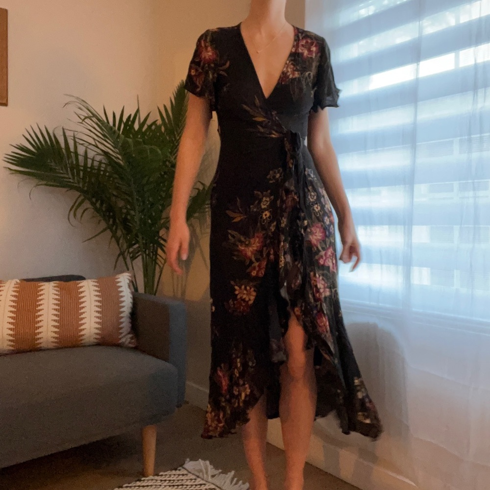 HI - LO FLORAL WRAP DRESS